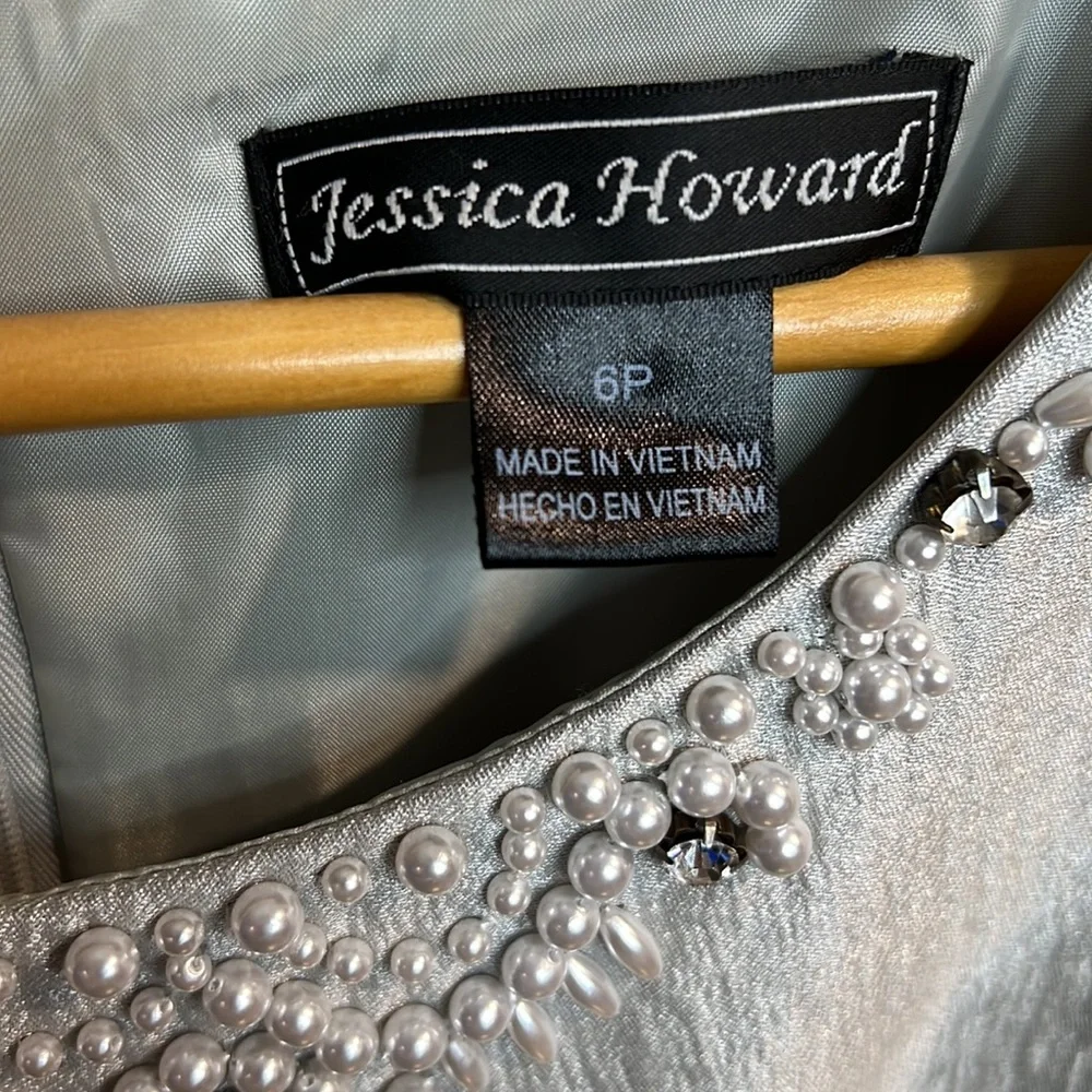 Jessica Howard Silver Dress w Beadwork - Picture 4 of 8